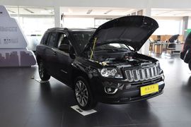 2014款Jeep指南者2.0L两驱豪华版