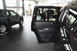 2014款Jeep指南者2.0L两驱豪华版