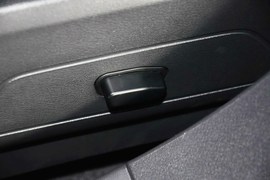 2014款Jeep指南者2.0L两驱豪华版