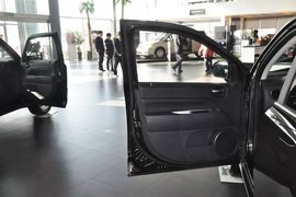 2014款Jeep指南者2.0L两驱豪华版