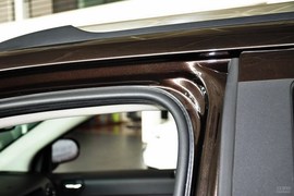 2014款Jeep指南者2.0L两驱豪华版