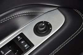 2014款Jeep指南者2.0L两驱豪华版