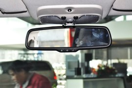 2014款Jeep指南者2.0L两驱豪华版