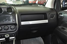 2014款Jeep指南者2.0L两驱豪华版