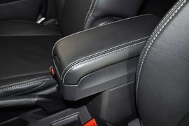 2014款Jeep指南者2.0L两驱豪华版