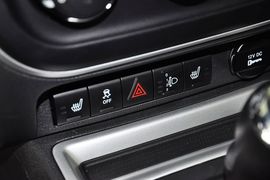 2014款Jeep指南者2.0L两驱豪华版