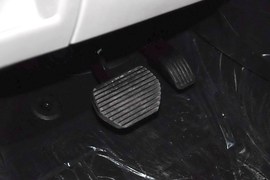 2013款雪铁龙世嘉两厢1.6L自动乐尚型
