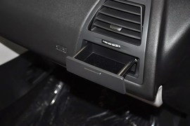 2013款雪铁龙世嘉两厢1.6L自动乐尚型