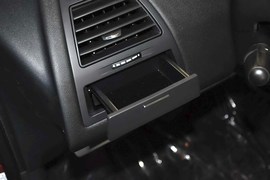 2013款雪铁龙世嘉两厢1.6L自动乐尚型