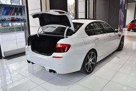 2014款宝马M5马年限量版