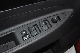 2013款东风风神H30