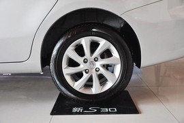 2013款东风风神S30