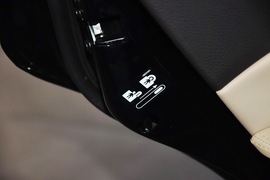 2013款别克凯越1.5L手动尊享型
