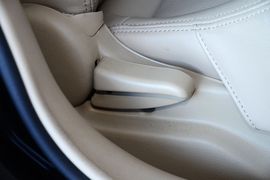 2013款别克凯越1.5L手动尊享型