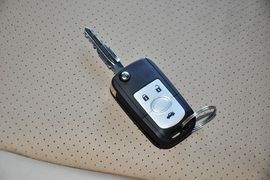 :2013款别克凯越1.5L手动尊享型