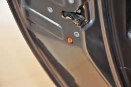 2013款标致307两厢1.6L手动舒适版