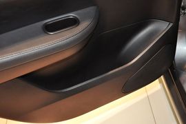 2013款标致307两厢1.6L手动舒适版