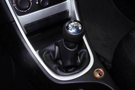 2013款标致307两厢1.6L手动舒适版