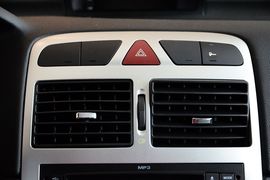 2013款标致307两厢1.6L手动舒适版