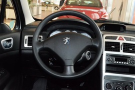 2013款标致307两厢1.6L手动舒适版