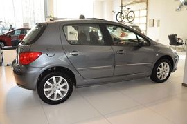 2013款标致307两厢1.6L手动舒适版