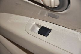 2013款日产骊威1.6XL手动豪华型
