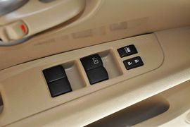 2013款日产骊威1.6XL手动豪华型