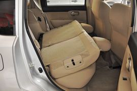 2013款日产骊威1.6XL手动豪华型