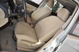 2013款日产骊威1.6XL手动豪华型