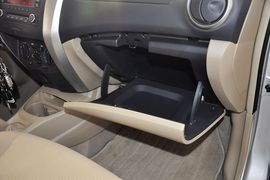 2013款日产骊威1.6XL手动豪华型
