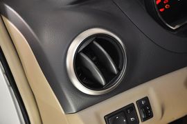 2013款日产骊威1.6XL手动豪华型