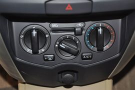 2013款日产骊威1.6XL手动豪华型