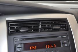 2013款日产骊威1.6XL手动豪华型