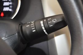 2013款日产骊威1.6XL手动豪华型