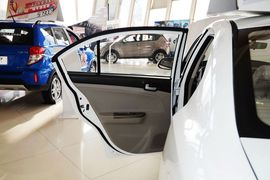 2012款长安悦翔V3