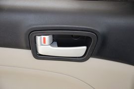 2012款长安悦翔V3