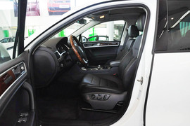   2013款大众途锐3.6L越野增强高配型