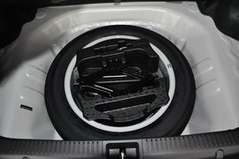 2011款铃木凯泽西2.4L两驱CVT标准版