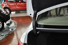 2011款铃木凯泽西2.4L两驱CVT标准版