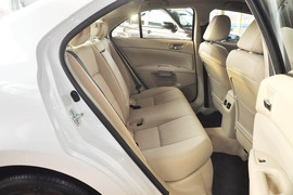 2011款铃木凯泽西2.4L两驱CVT标准版