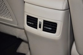2011款铃木凯泽西2.4L两驱CVT标准版