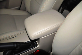 2011款铃木凯泽西2.4L两驱CVT标准版