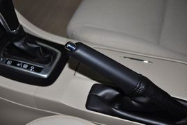 2011款铃木凯泽西2.4L两驱CVT标准版