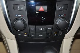 2011款铃木凯泽西2.4L两驱CVT标准版
