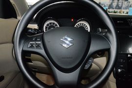 2011款铃木凯泽西2.4L两驱CVT标准版
