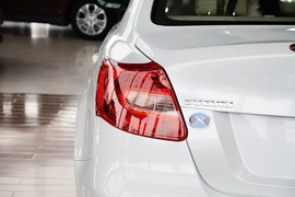 2011款铃木凯泽西2.4L两驱CVT标准版