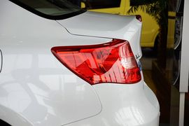 2011款铃木凯泽西2.4L两驱CVT标准版