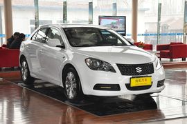 2011款铃木凯泽西2.4L两驱CVT标准版