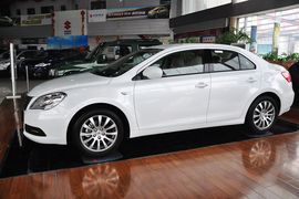 2011款铃木凯泽西2.4L两驱CVT标准版