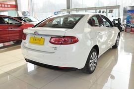 2014款菲亚特菲翔1.4T手动劲享版